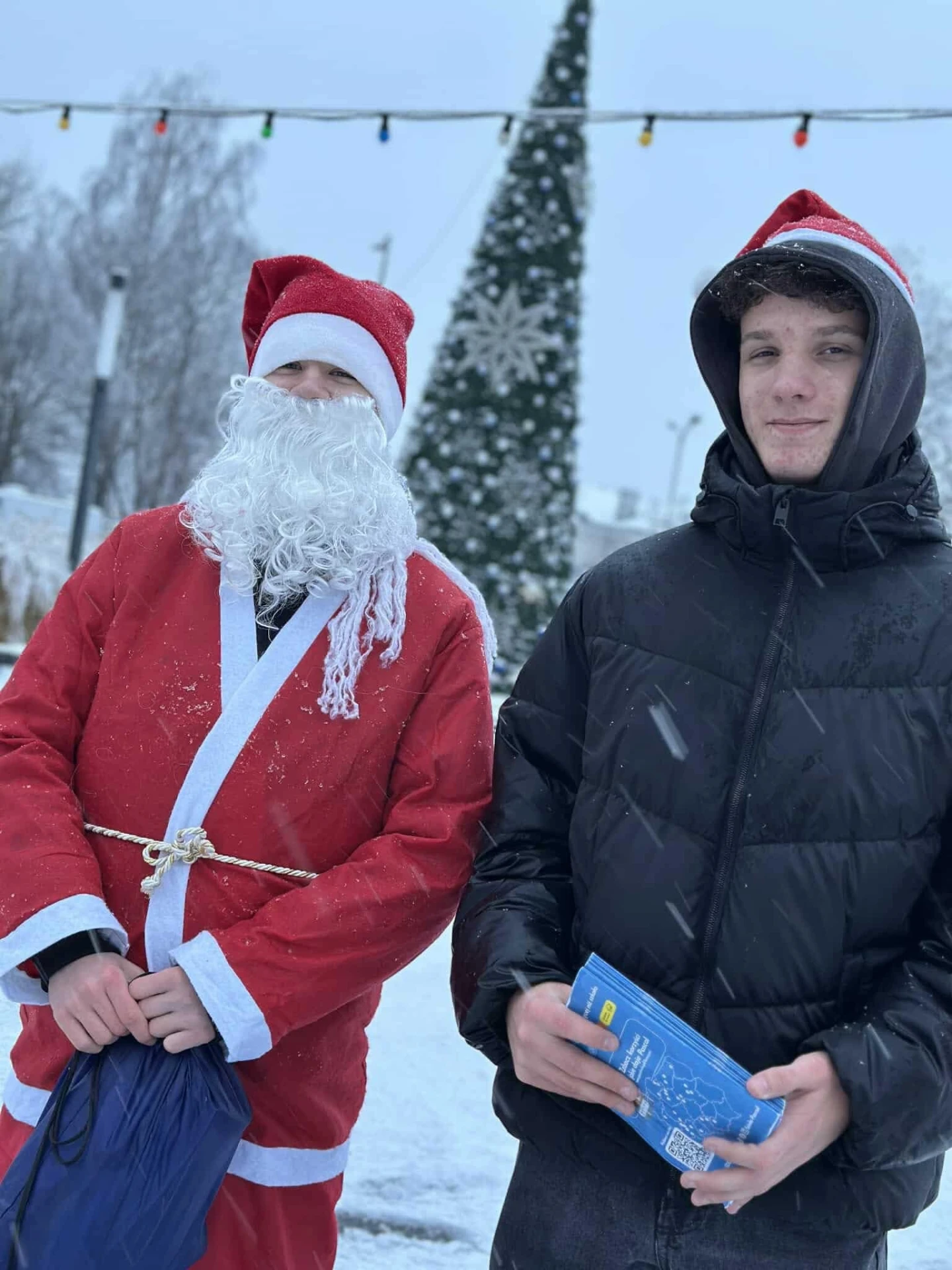 Mikołajkowa akcja uliczna wolontariuszy w Zawierciu
